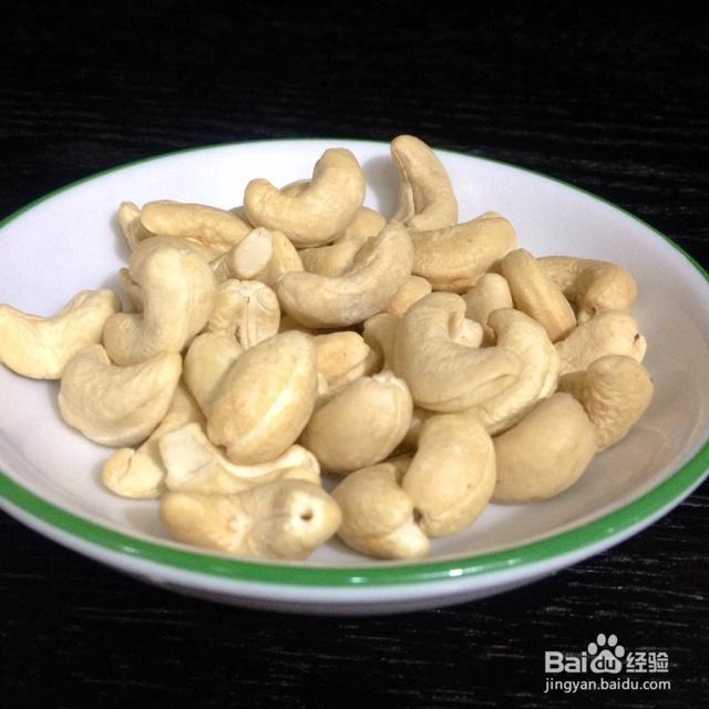 非常简单的腰果鸡丁烩毛豆