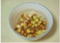 味美鲜香的白果青菜粥