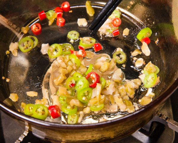 快手酸汤鲜虾面