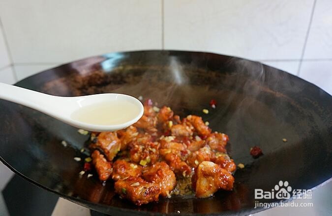 简单易学的芝麻香炒排骨的家常做法