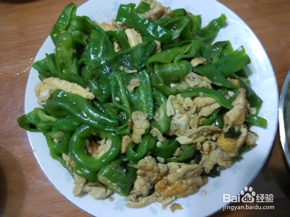 烹饪初学者版：教你怎么做青椒炒鸡蛋