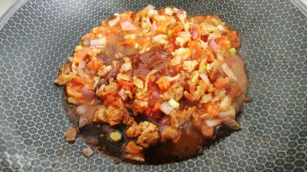 葱葱茄酱热拌面