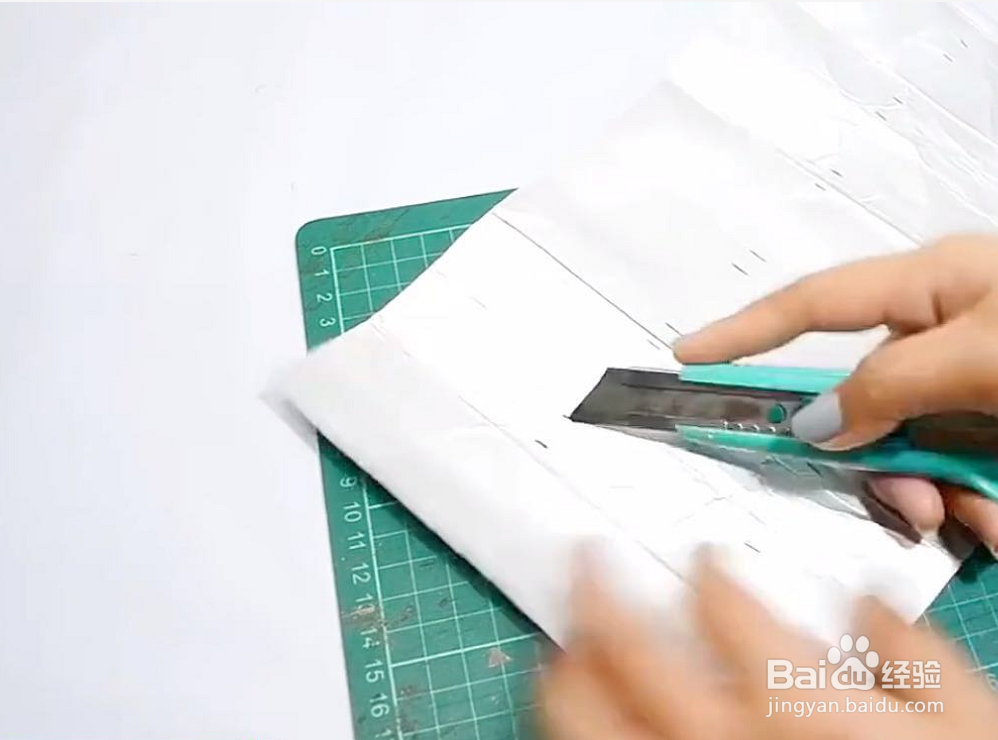 生活小妙招,喝完的奶盒的做成餐具收纳盒很实用