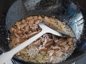 巨嫩的黑椒牛肉炒杏鲍菇的做法