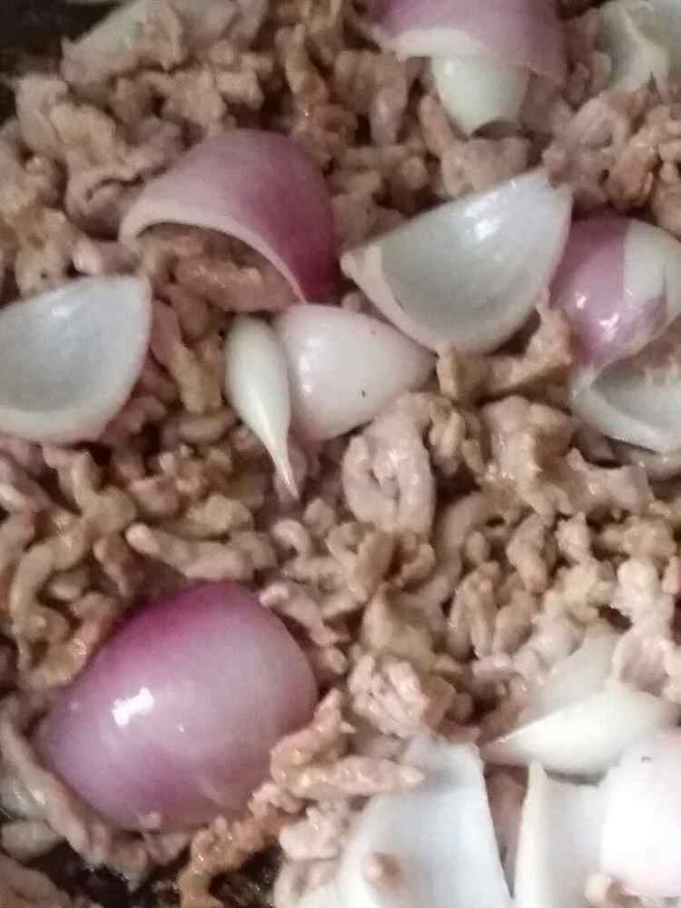 胡萝卜蒜苔炒肉丝怎么做我教你呀