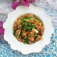 如何制作美味的葱爆五花肉