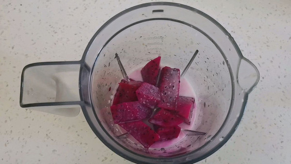 火龙果椰蓉花环手撕面包