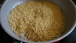 在家制作意式三文鱼米粒面