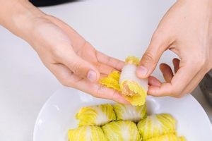 娃娃菜鸡肉卷怎么做