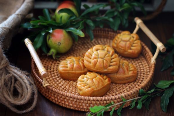 莲蓉蛋黄螃蟹月饼