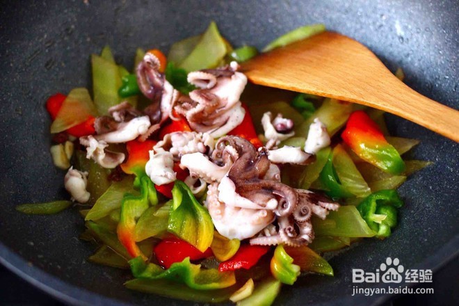 桃花蛸爆莴苣的做法