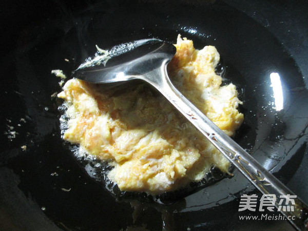 虾皮鸡蛋炒菠菜