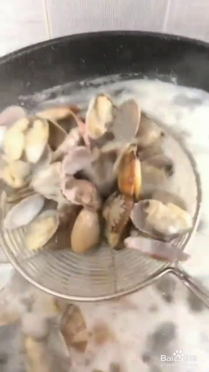 如何制作好吃的香辣花甲?