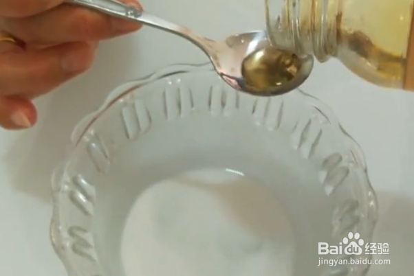 如何治疗手脚干裂？