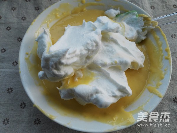 葡萄干切块蛋糕