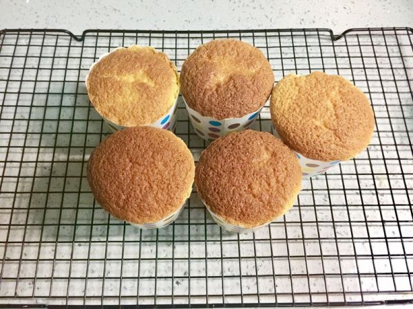 奥利奥向日葵纸杯蛋糕#美的FUN烤箱.焙有FUN儿#