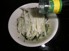 笕兰拌黄瓜丝