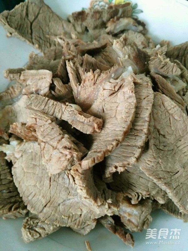 盐炸牛肉的做法