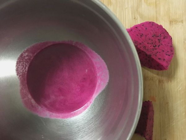 火龙果玫瑰豆腐慕斯