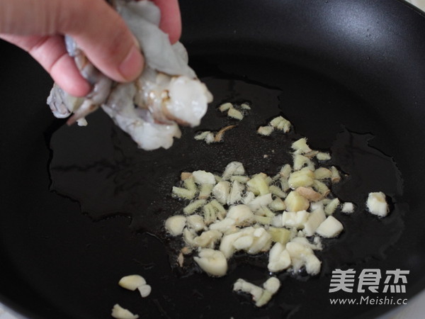 青瓜虾球的做法