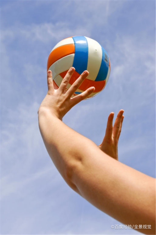 排球运动应该怎么练习颠球