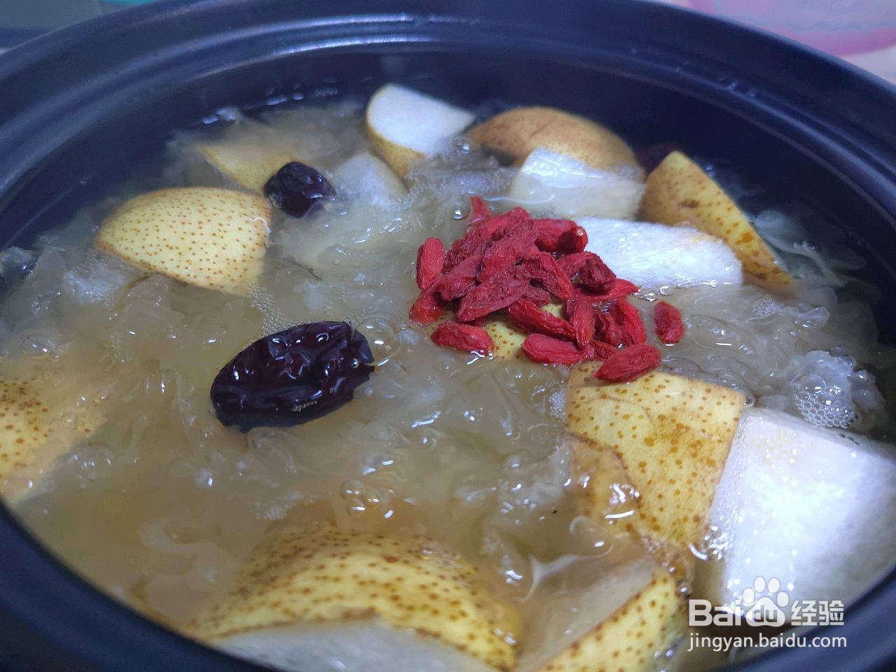 冰糖银耳雪梨汤的做法