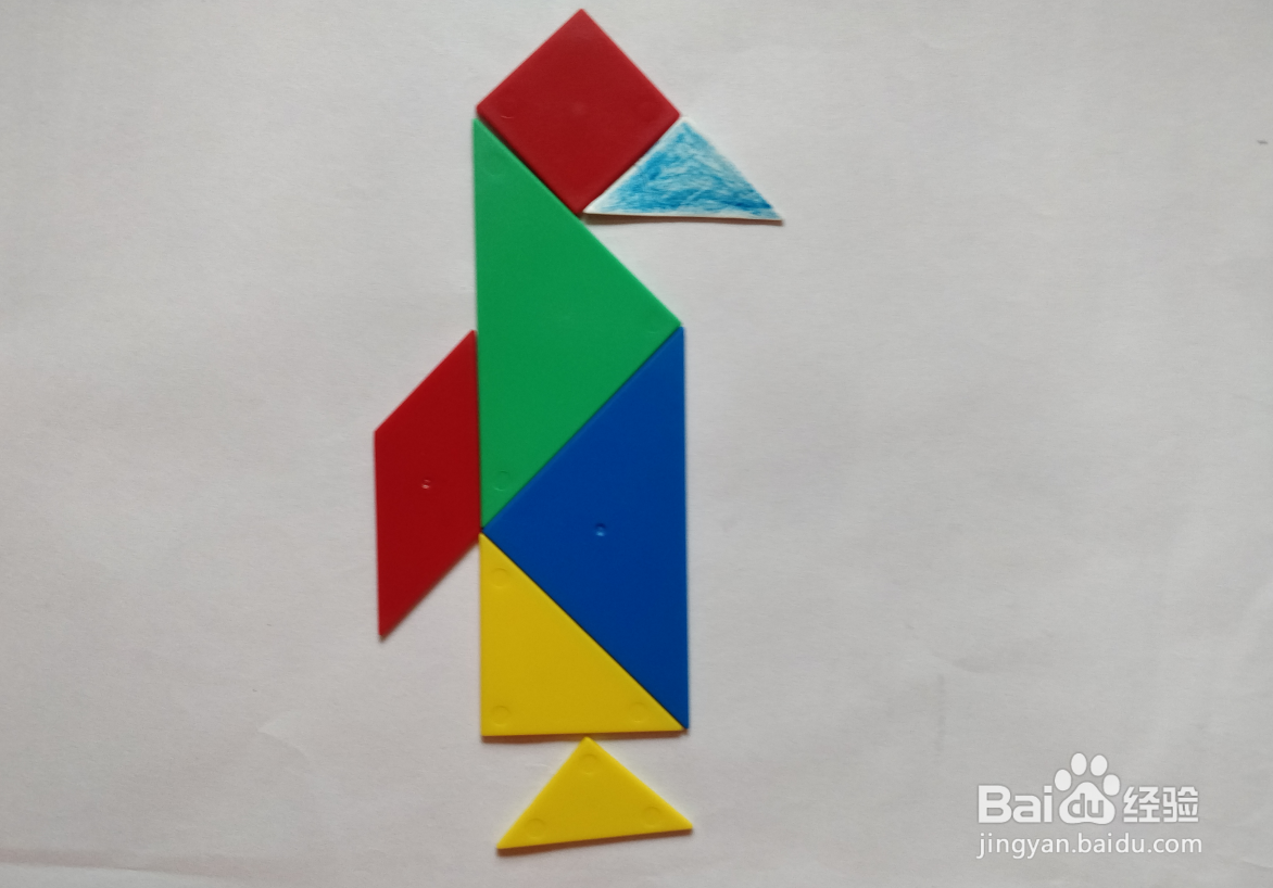 用蝶式七巧板怎么拼组一只行走的企鹅？