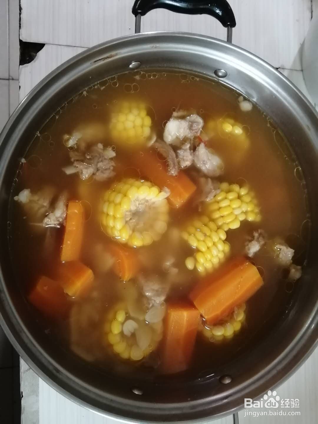 怎么做胡萝卜玉米排骨汤