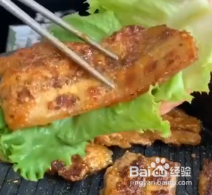 怎样做香煎五花肉片呢