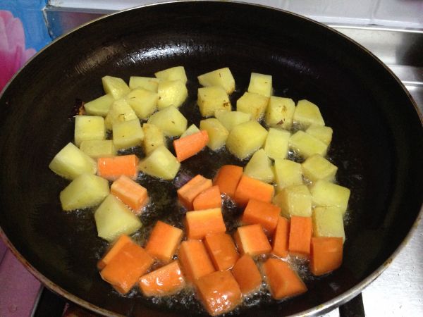 咖喱牛肉盖浇饭