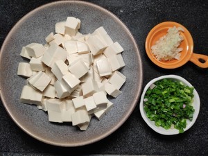 葱焖豆腐的做法详细教程（精品）