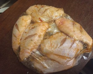 脆皮鸡翅制作过程