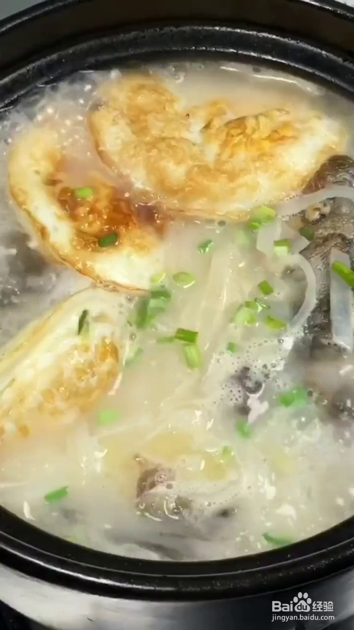 如何制作好吃的萝卜丝煎蛋鲫鱼汤