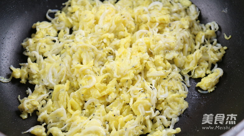 【金银满盆】银鱼炒鸡蛋