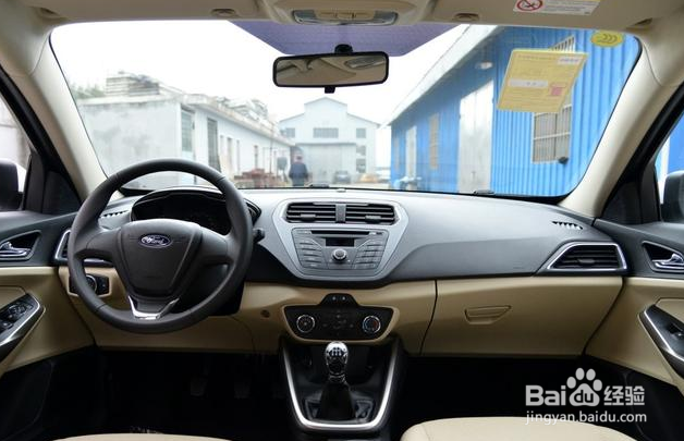 真正的乞丐版！这些车的低配几乎被搬空所有配置