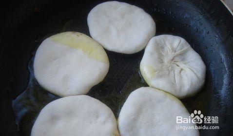 我来教你做出馋嘴的酸菜馅饼