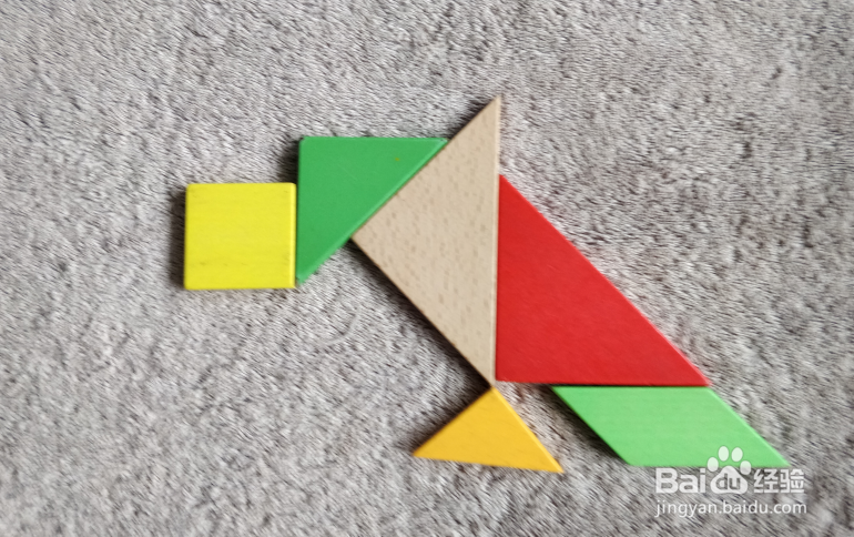 饥饿疲惫的鸟儿用七巧板怎么拼？