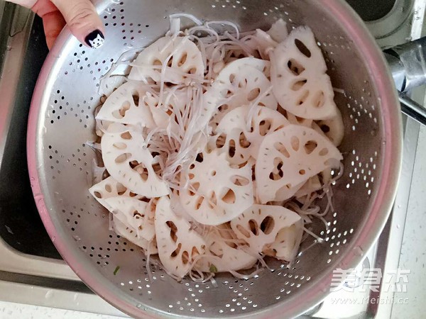 凉拌藕片的做法