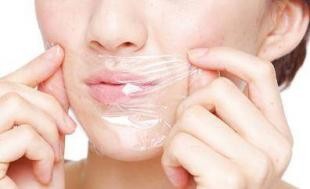 嘴唇干燥脱皮怎么办?