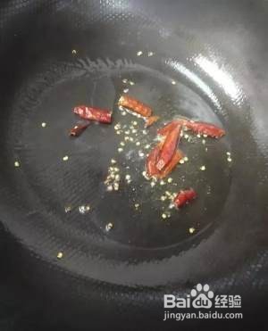 香辣脆爽的酸辣土豆丝，这样做非常简单