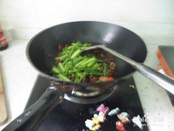 蒜苔炒黄鳝的步骤