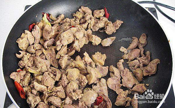跟着做美味的泡椒鸡肝