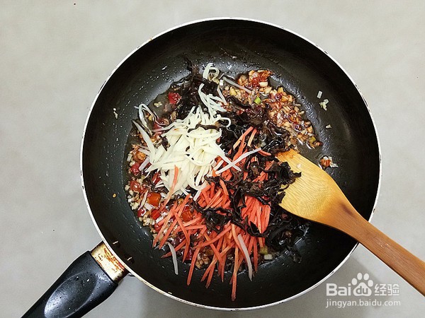 超好吃的鱼香鸡丝，快来做做尝尝吧