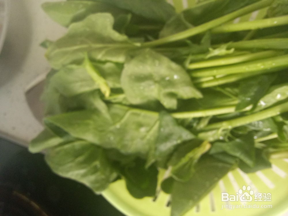简单豆芽炒菠菜