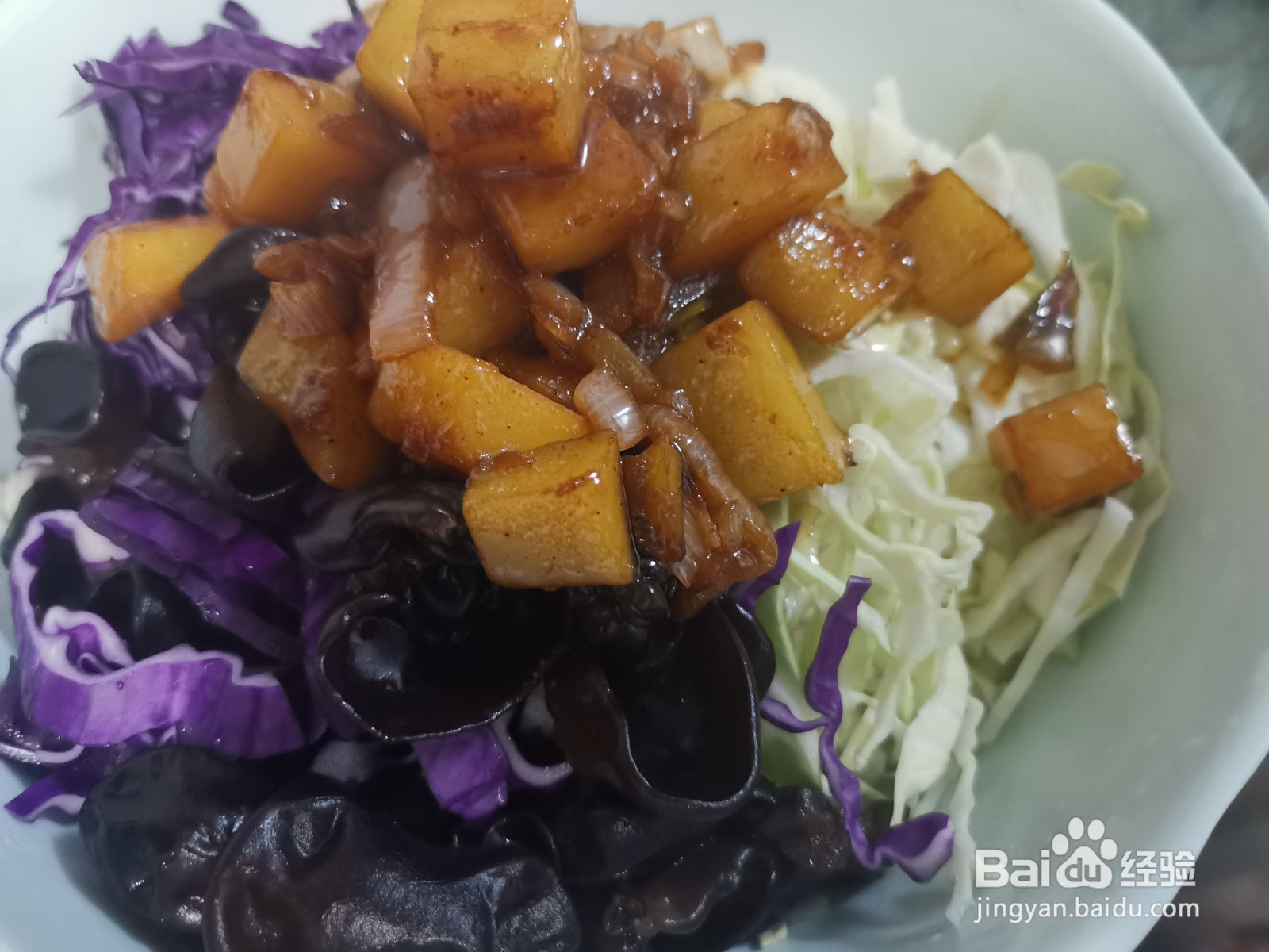 紫甘蓝土豆丁拌面