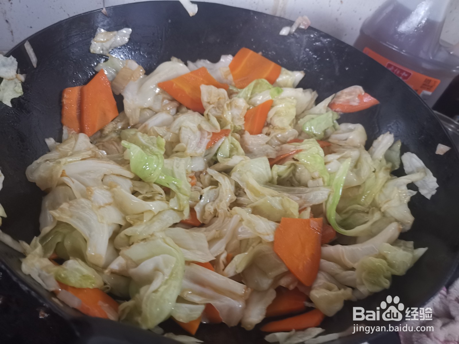 包菜炒胡萝卜片