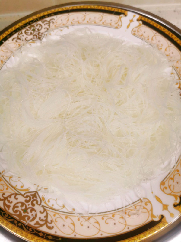 蒜蓉粉丝蒸贝柱