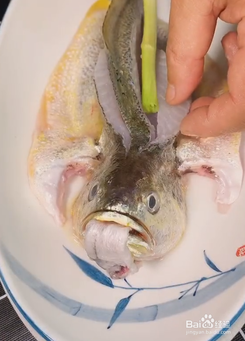 蒸大黄鱼的做法