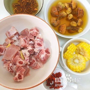 鲜松茸排骨汤的做法