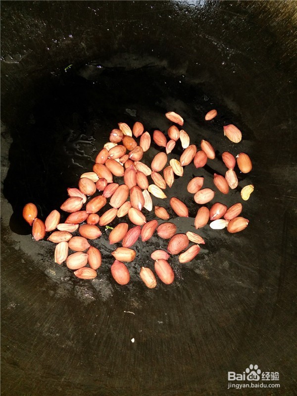 黄瓜午餐肉花生米沙拉